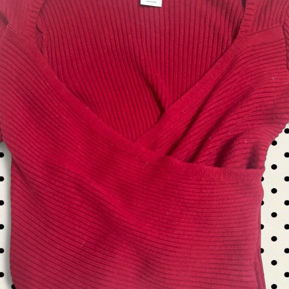 Red Hollister Co. long sleeve top ❄️ - Picture 4 of 4